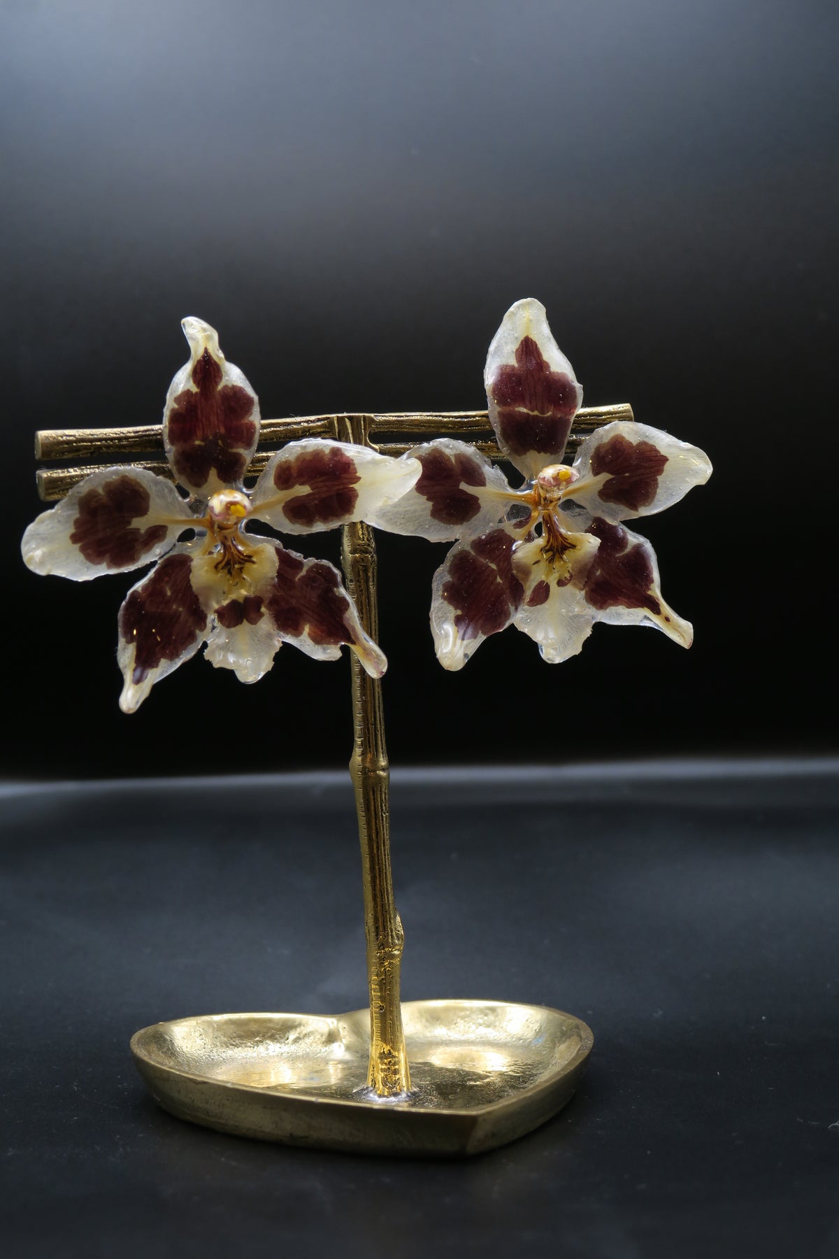 Ria real orchid earrings