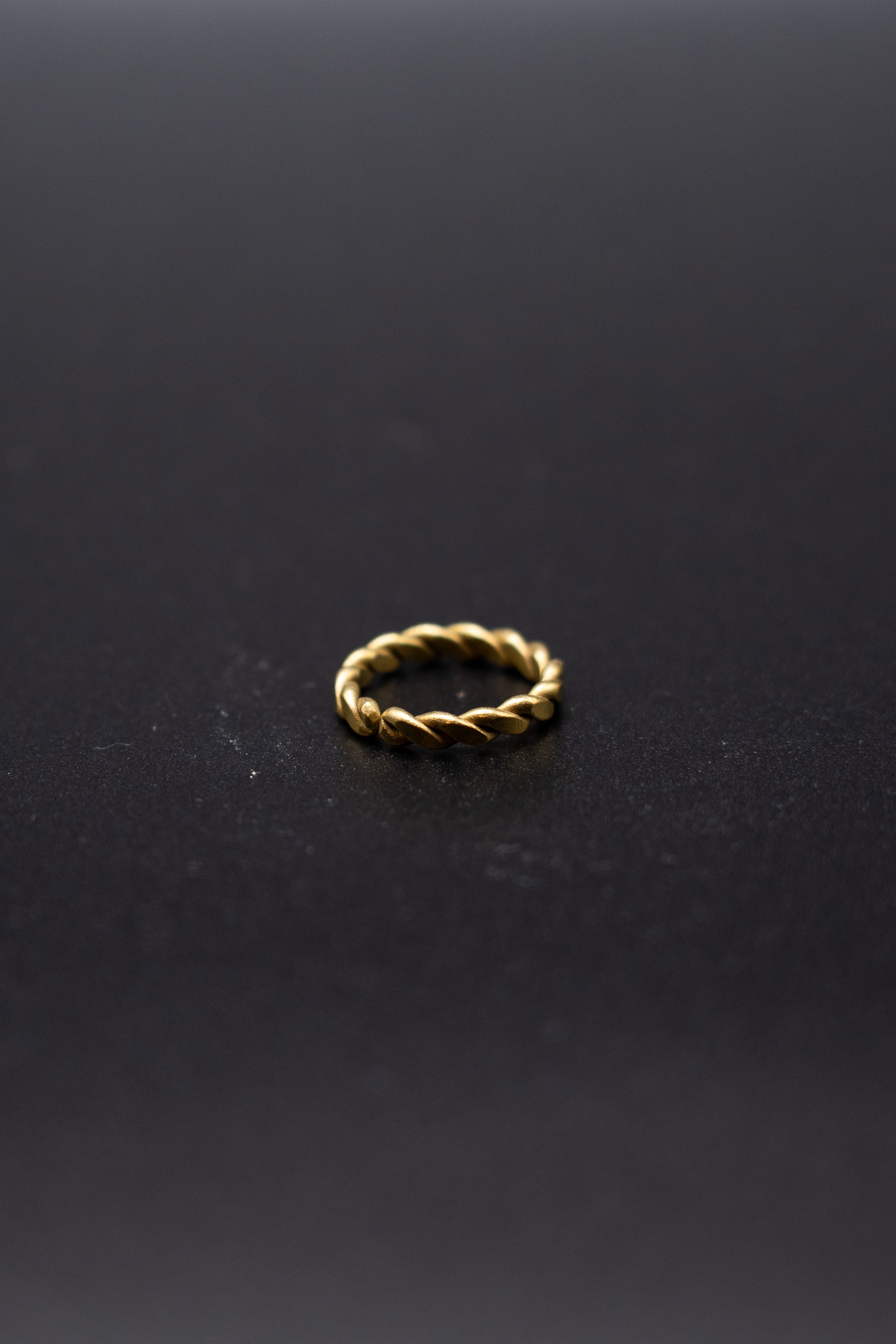 Minimalistic rope twist ring