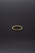 Minimalistic twist ring