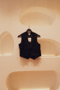 Black gilet A symmetrical