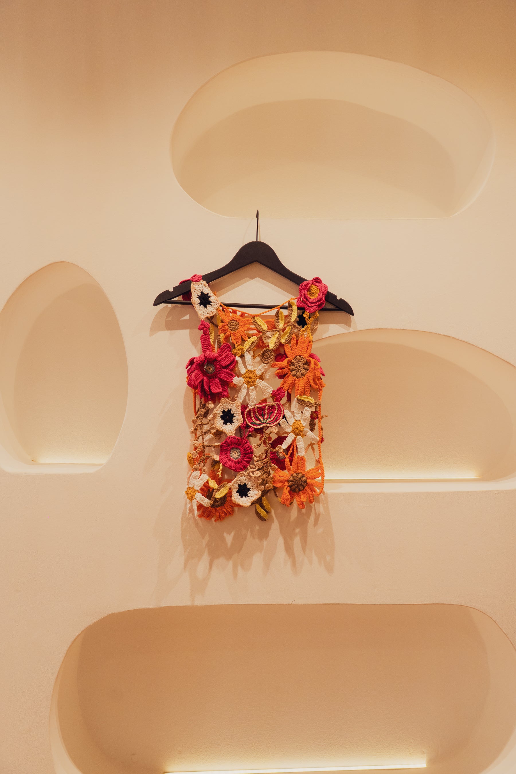 Exclusive flower crochet top